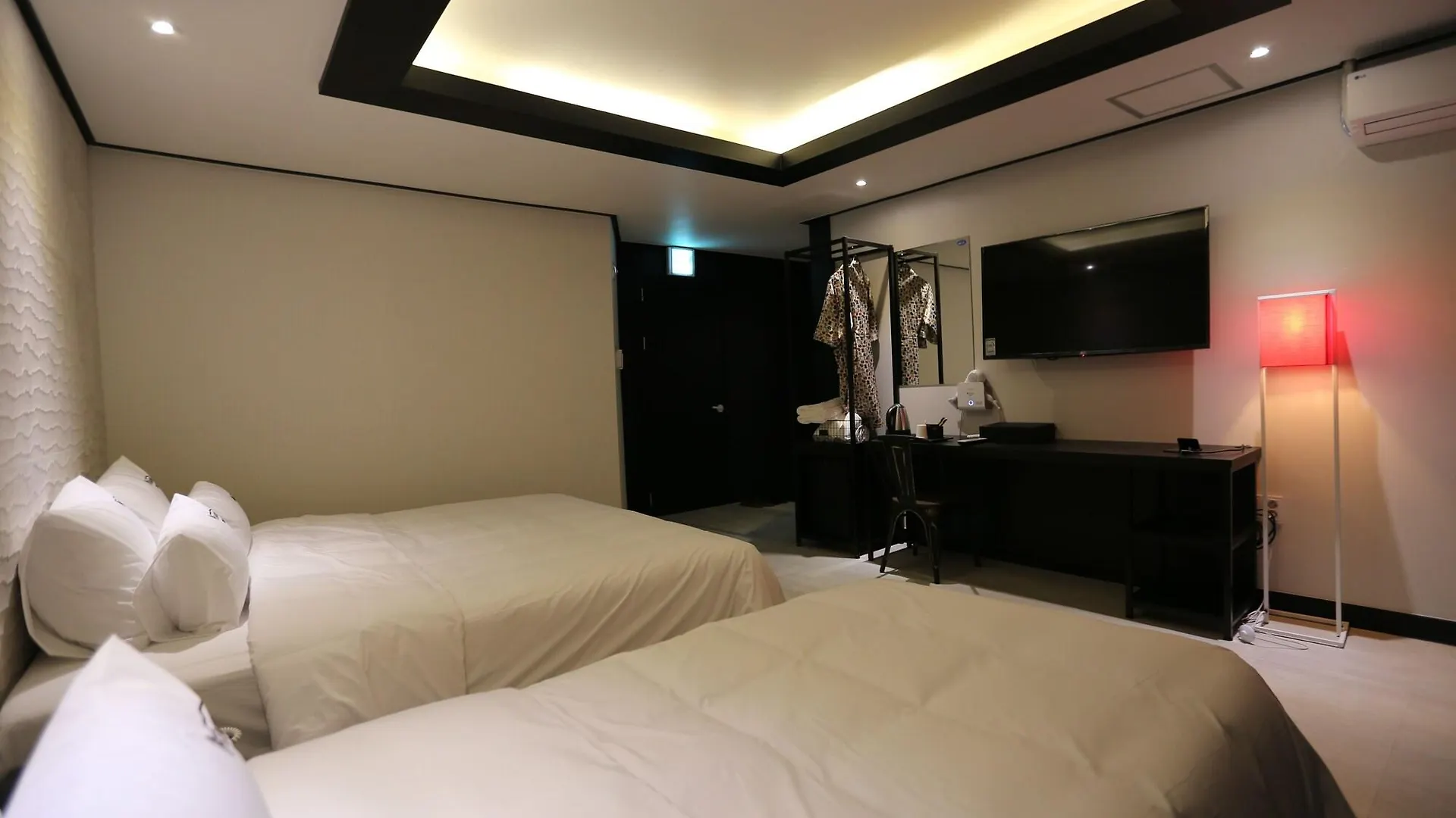 **  Almond Hotel Gupo Station Busan South Korea