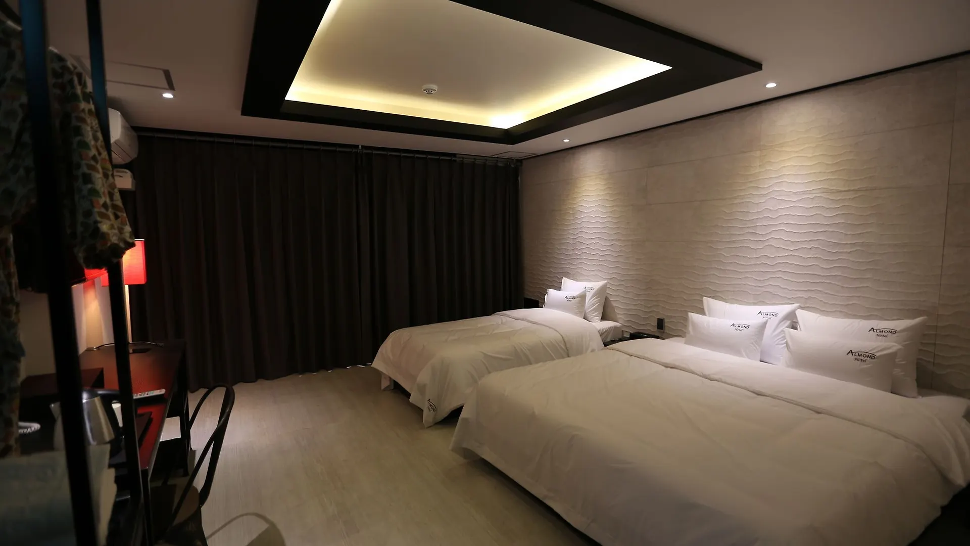 Almond Hotel Gupo Station Busan