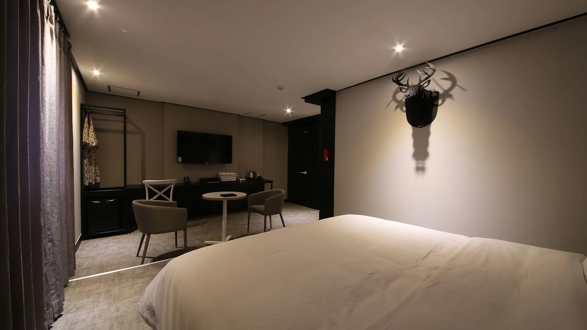 Almond Hotel Gupo Station Busan South Korea