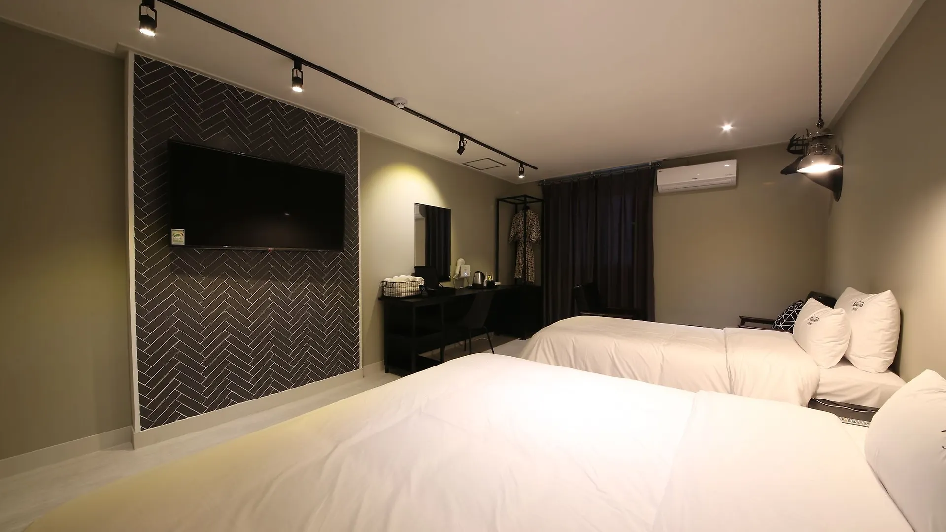 Almond Hotel Gupo Station Busan 2*,  South Korea