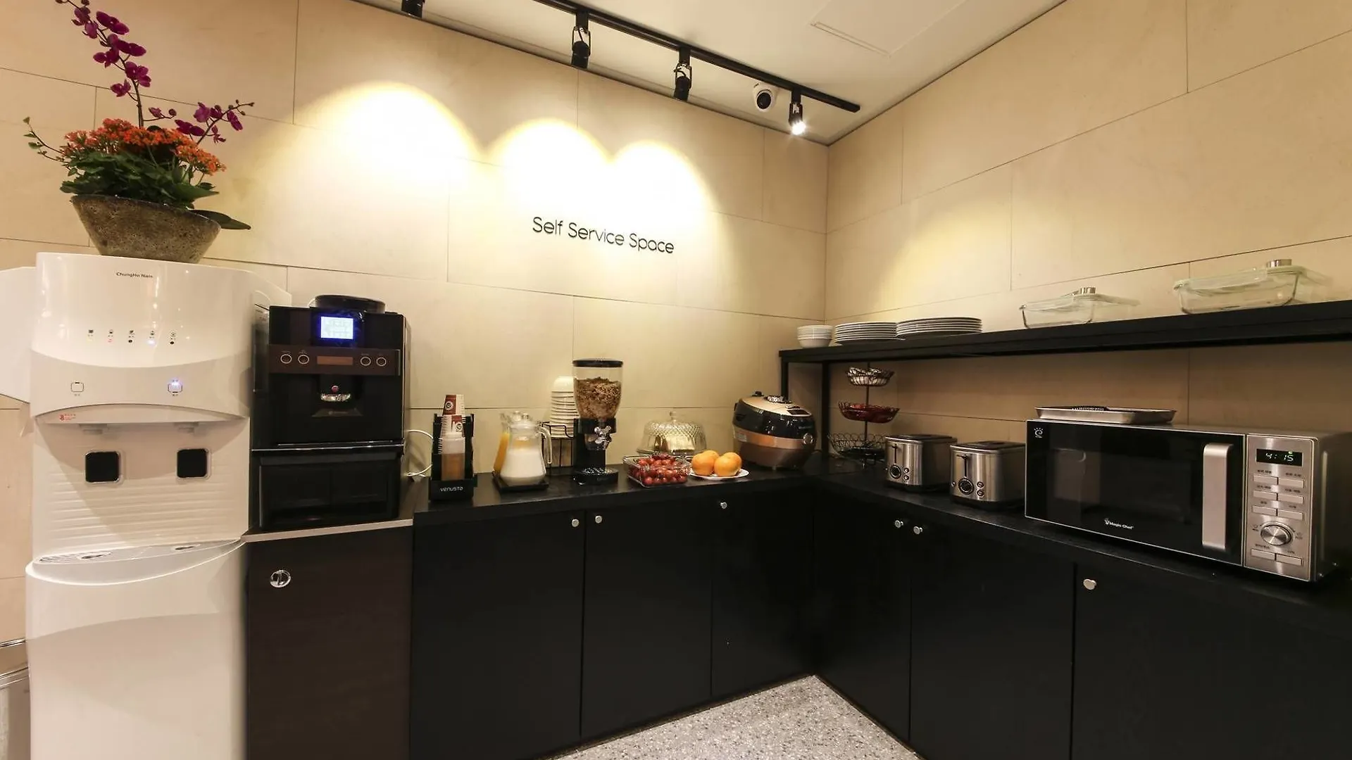 Almond Hotel Gupo Station Busan 2*,  South Korea
