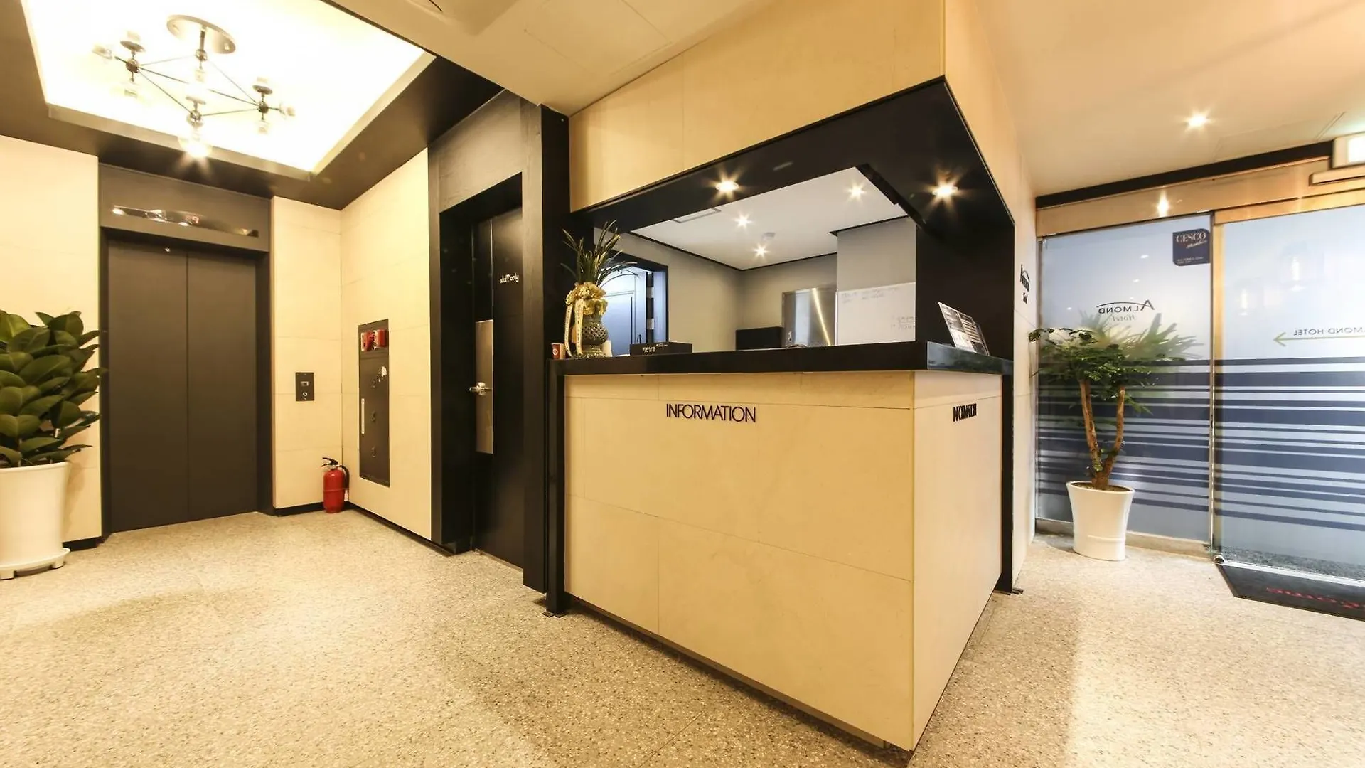 Almond Hotel Gupo Station Busan
