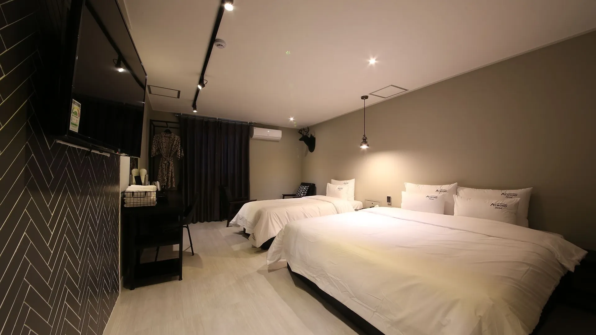 Almond Hotel Gupo Station Busan 2*,  South Korea